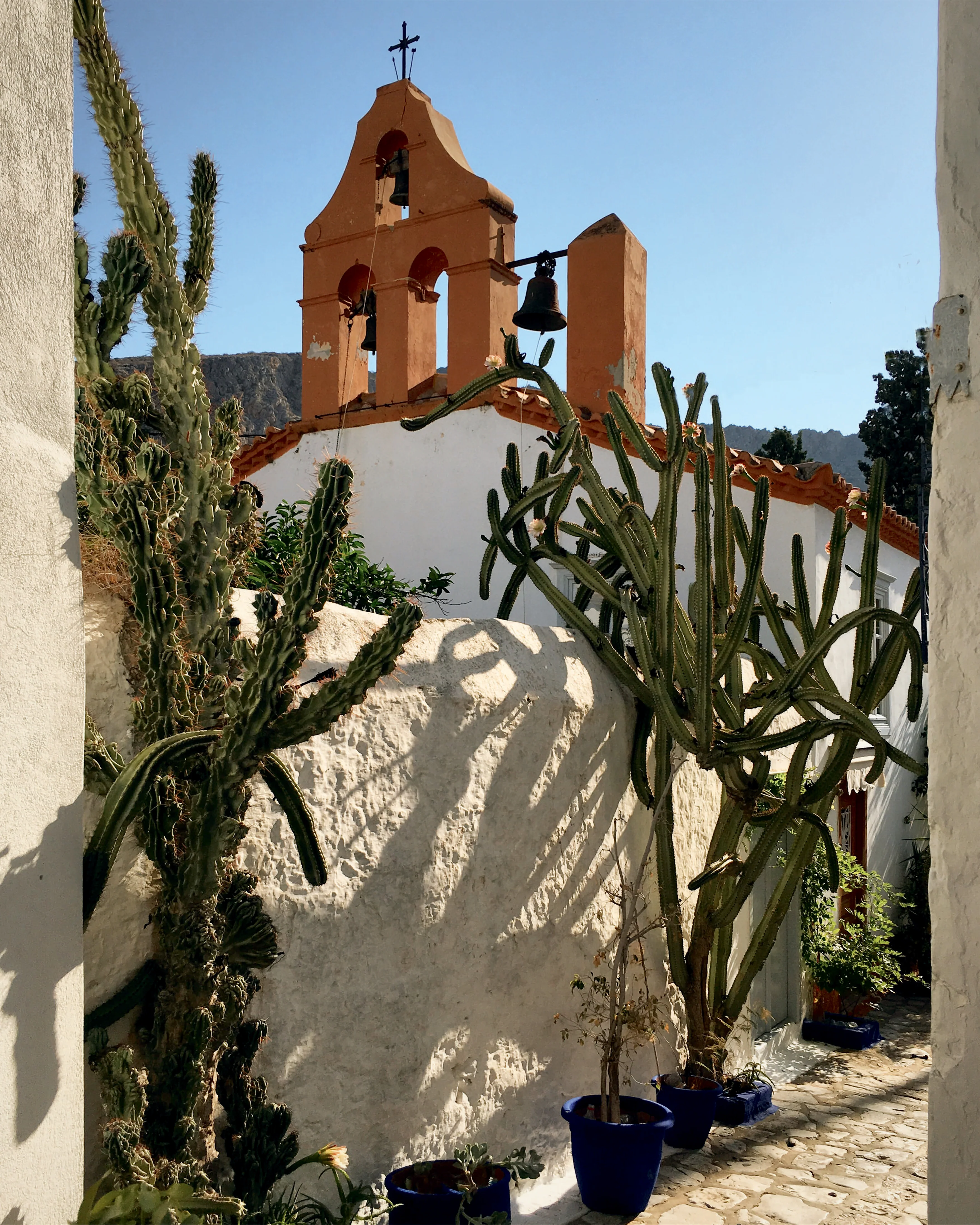 A Wandering Eye: Travels with My Phone by Miguel Flores-Vianna - Image 5