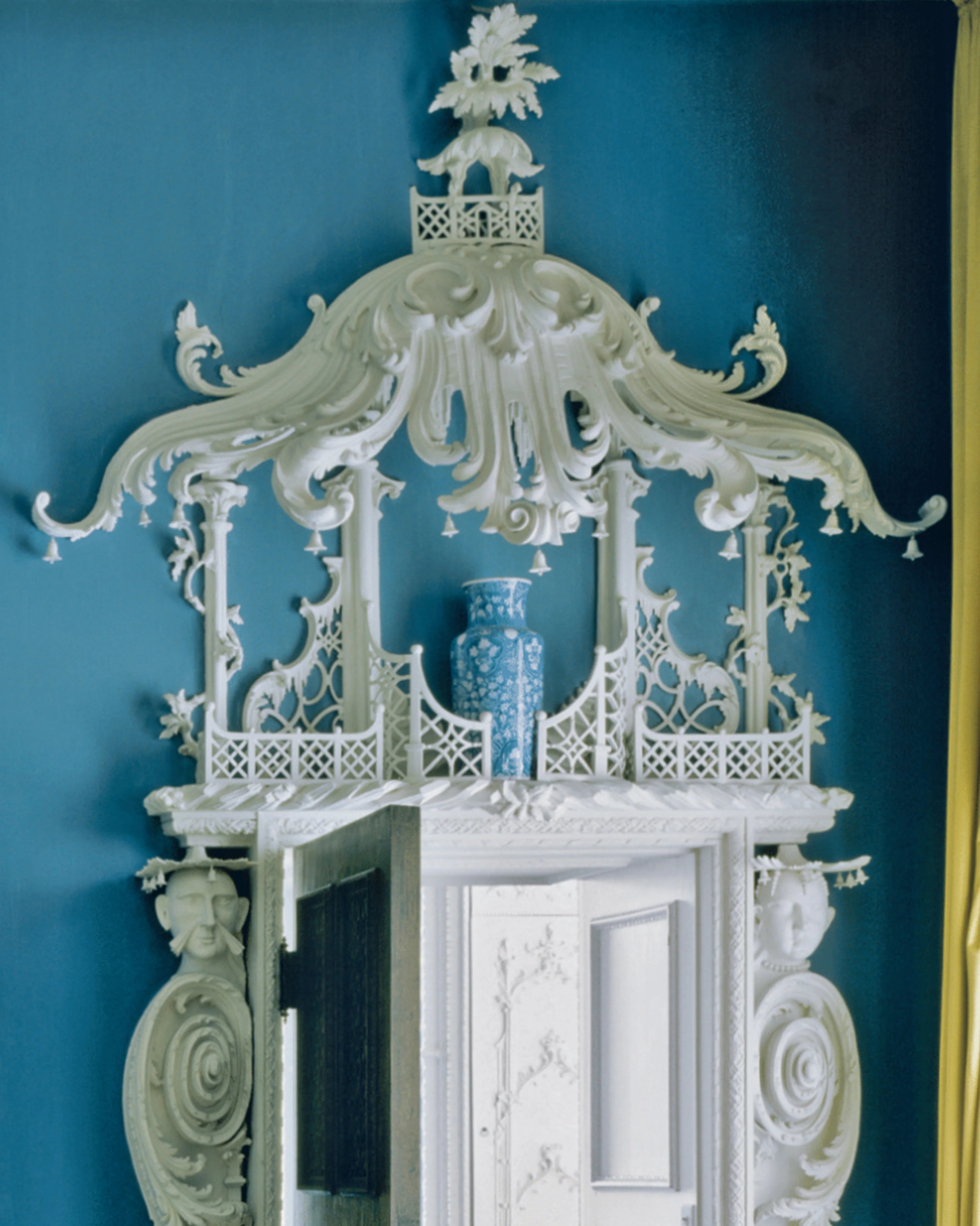 Borrowed Landscapes: China and Japan in the Historic Houses and Gardens of Britain and Ireland Emile de Bruijn - Image 4