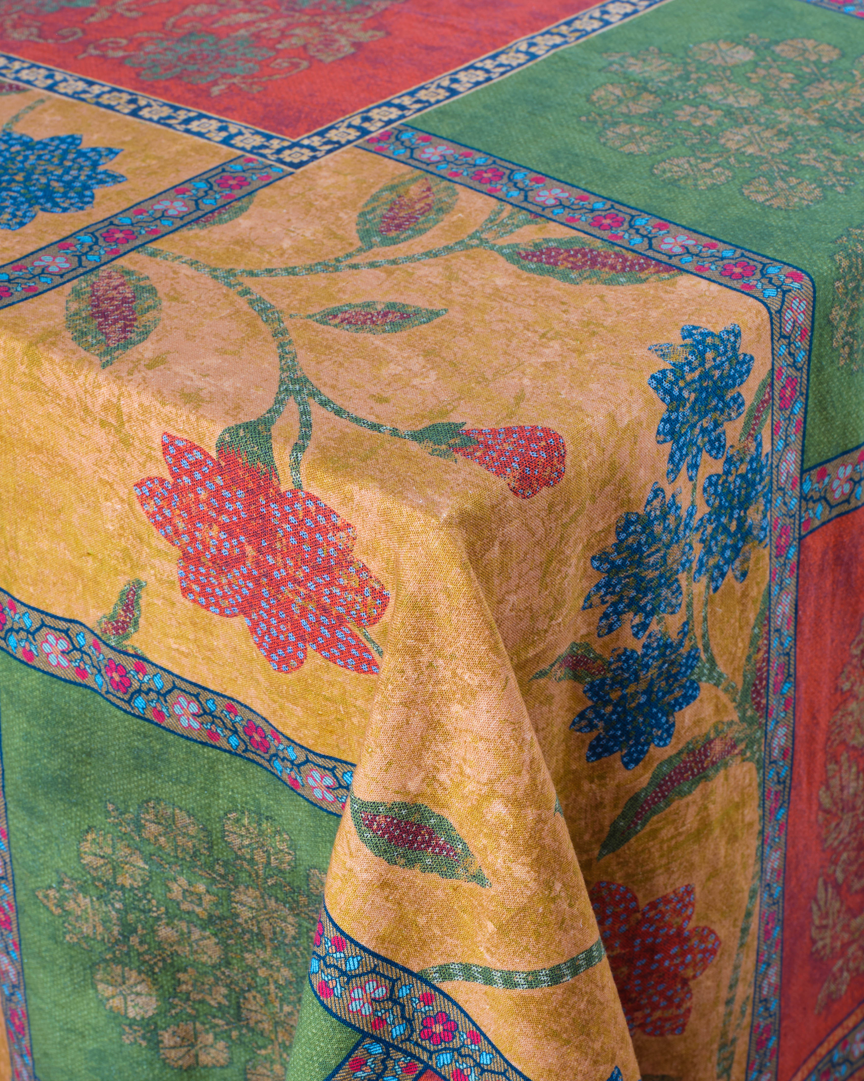 D'Ascoli Carpathia Linen Tablecloth