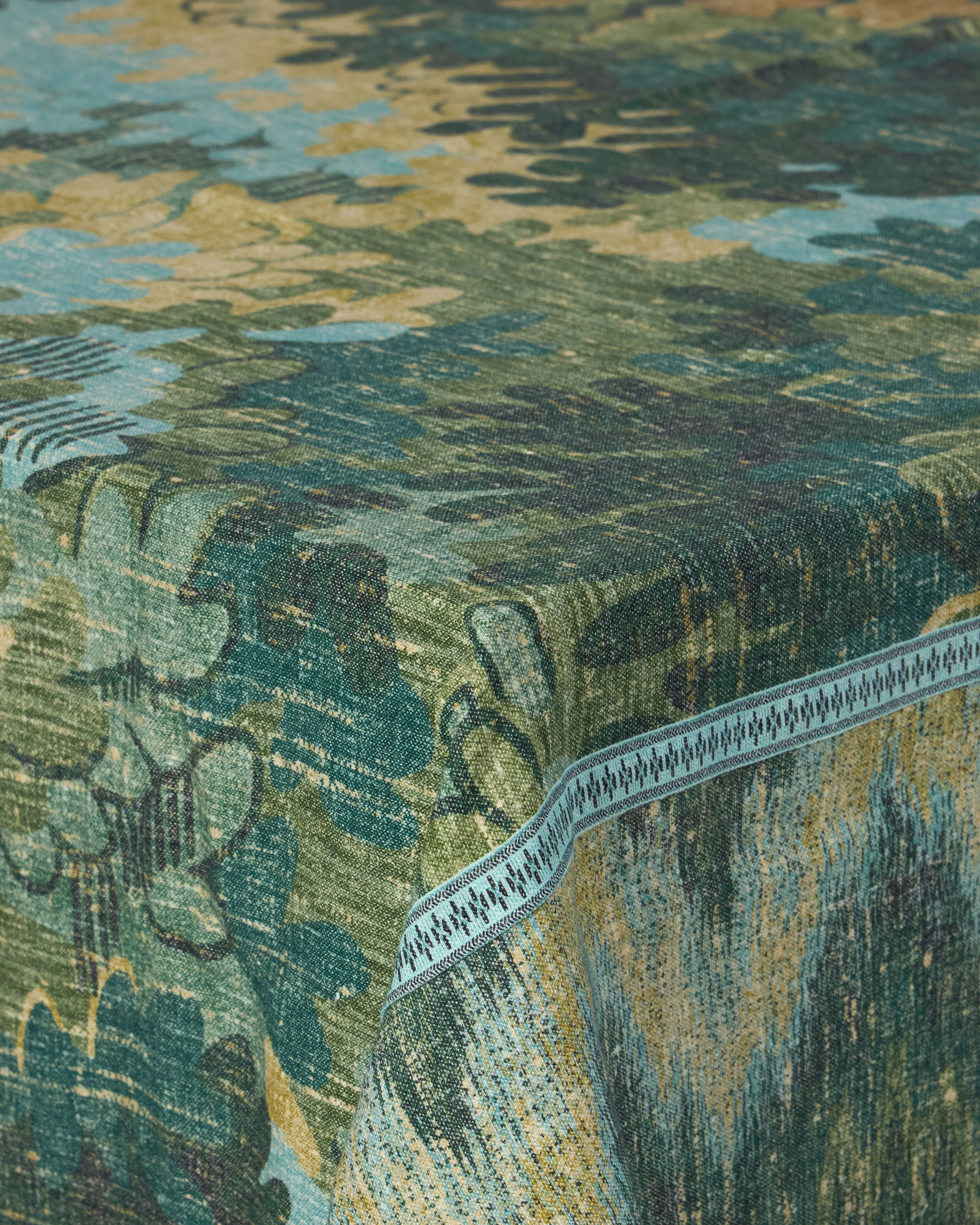 D'Ascoli Hardwick Tablecloth - Image 3