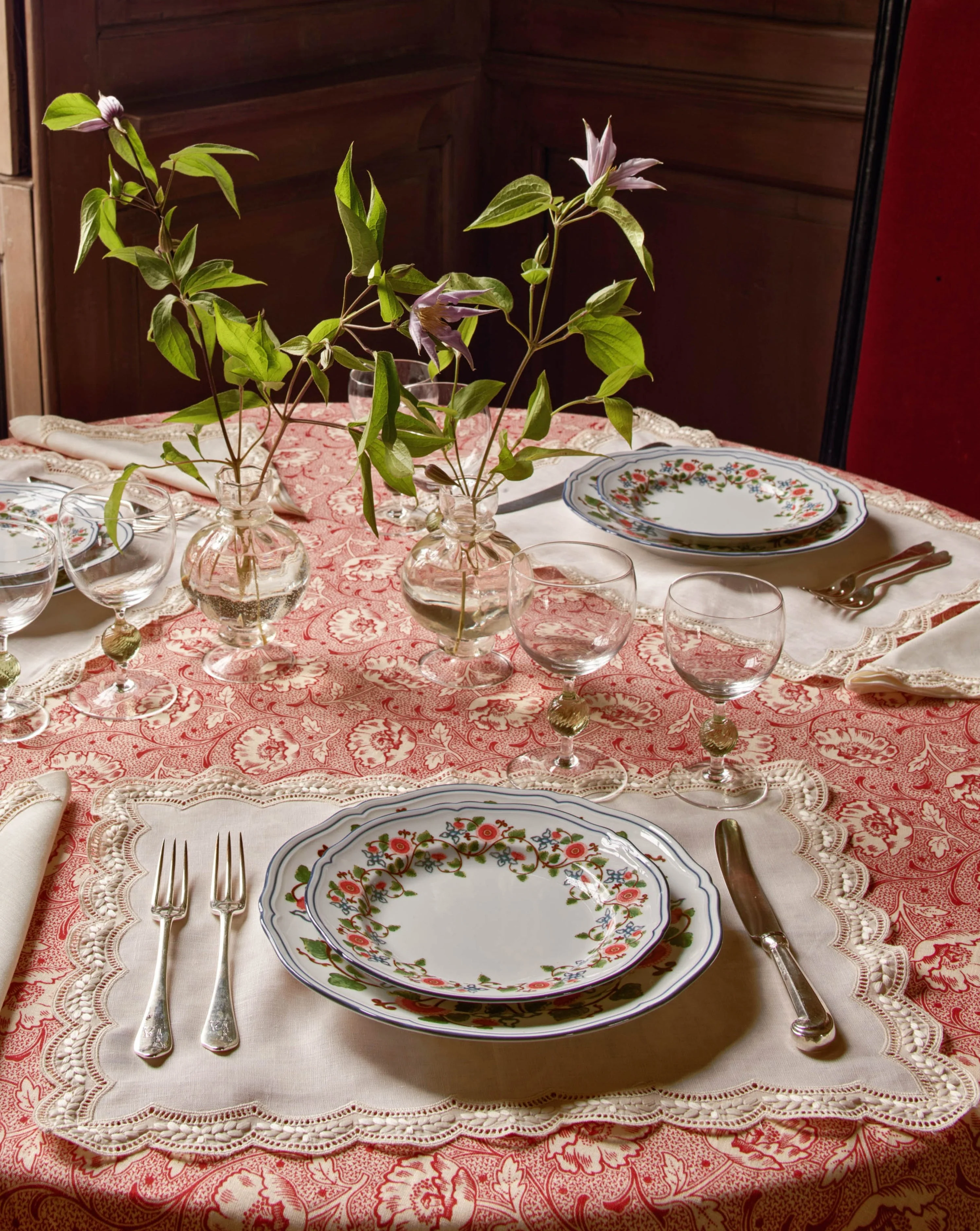 Emilia Scallop Embroidered Linen Placemat - Image 5