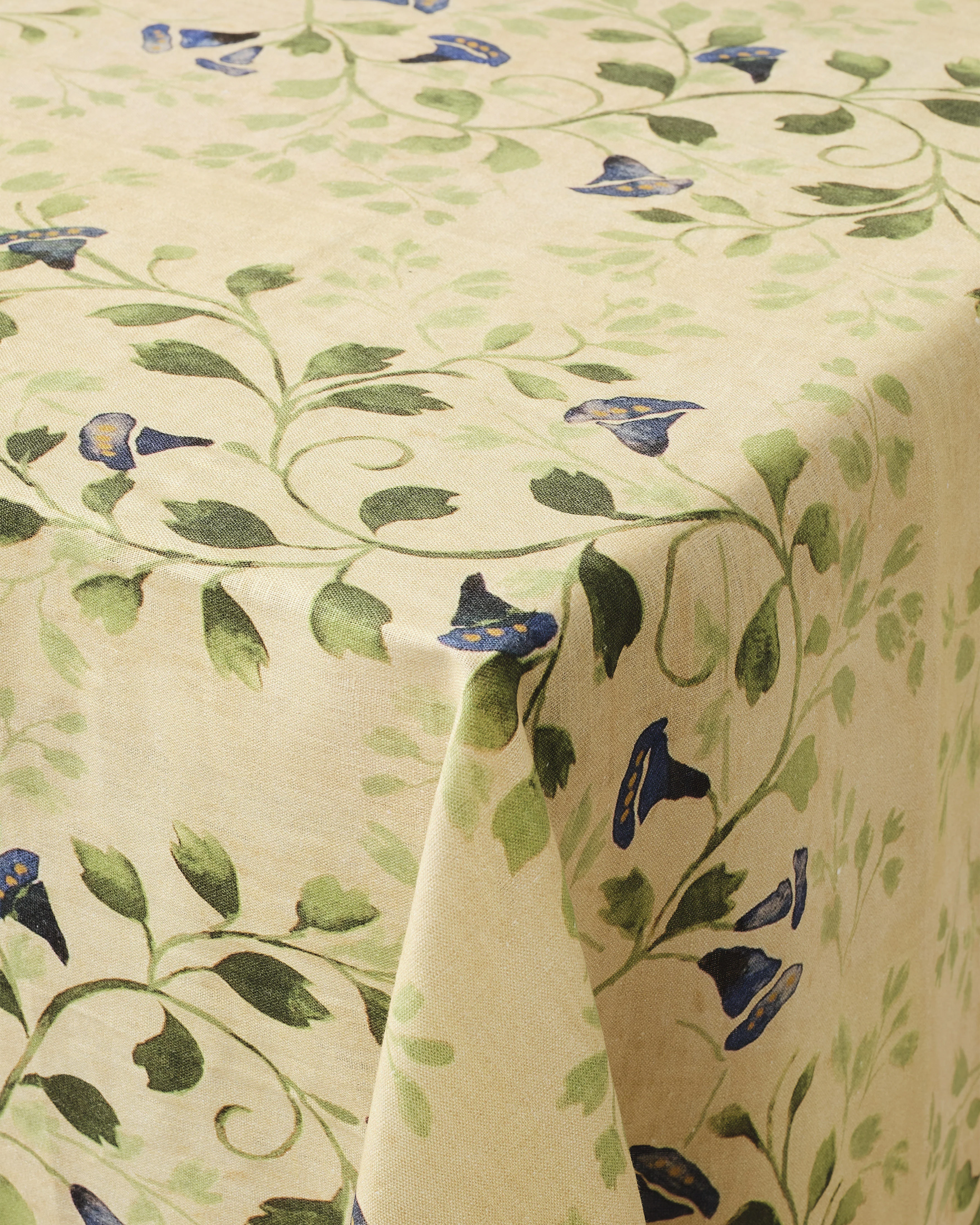 Giacomo Linen Tablecloth