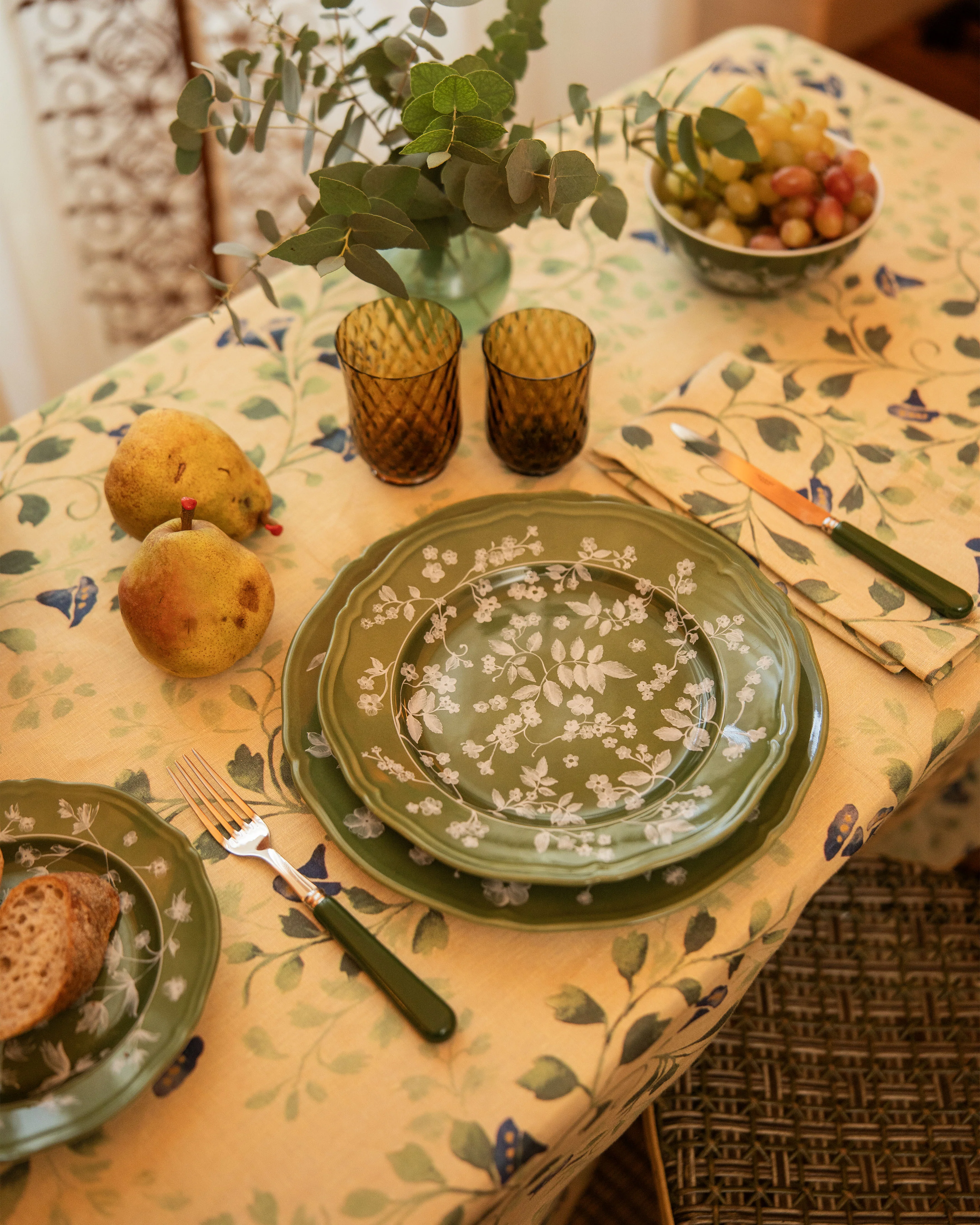 Giacomo Linen Tablecloth - Image 2