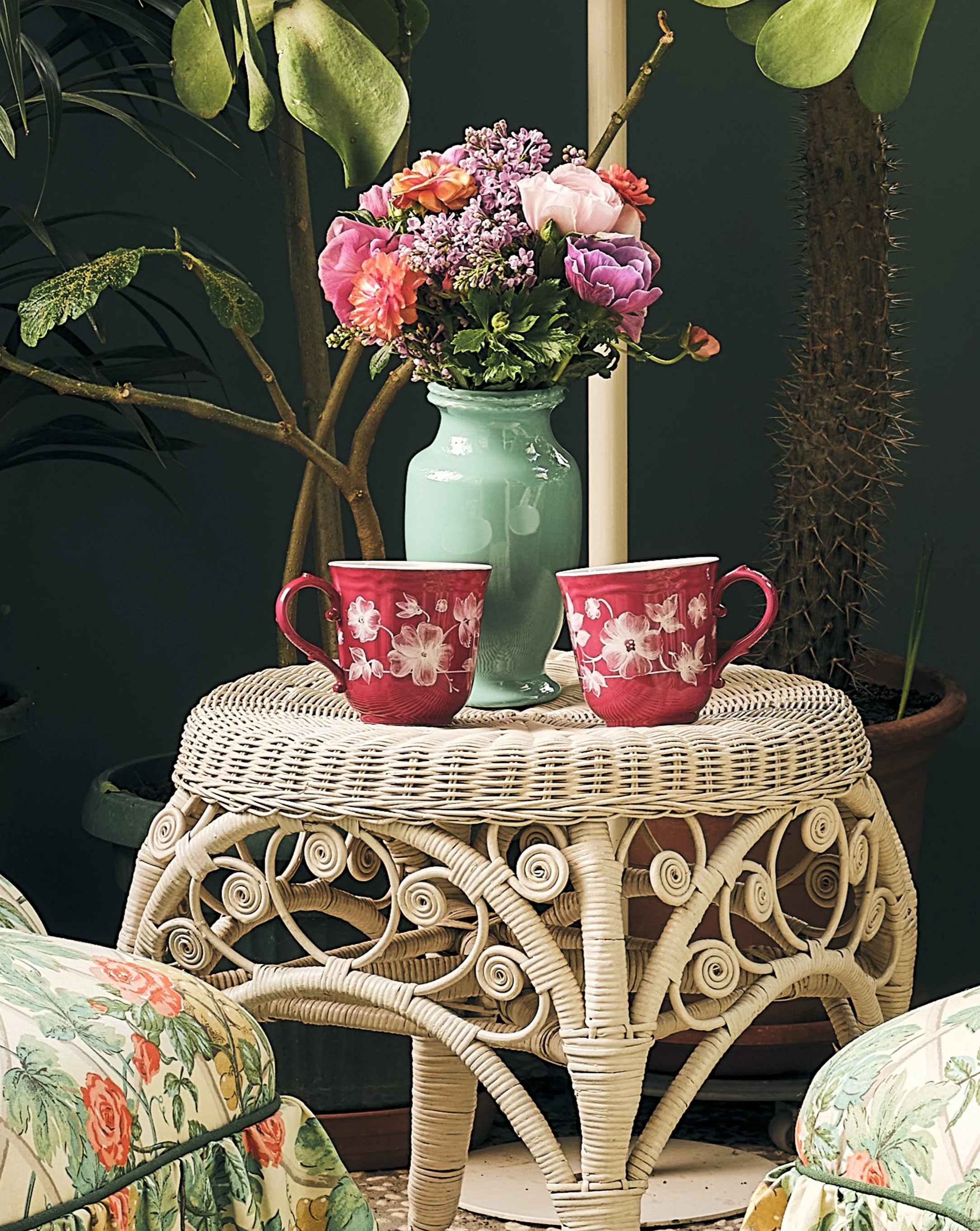 Floral Mug Magenta by Ginori 1735 - Image 4