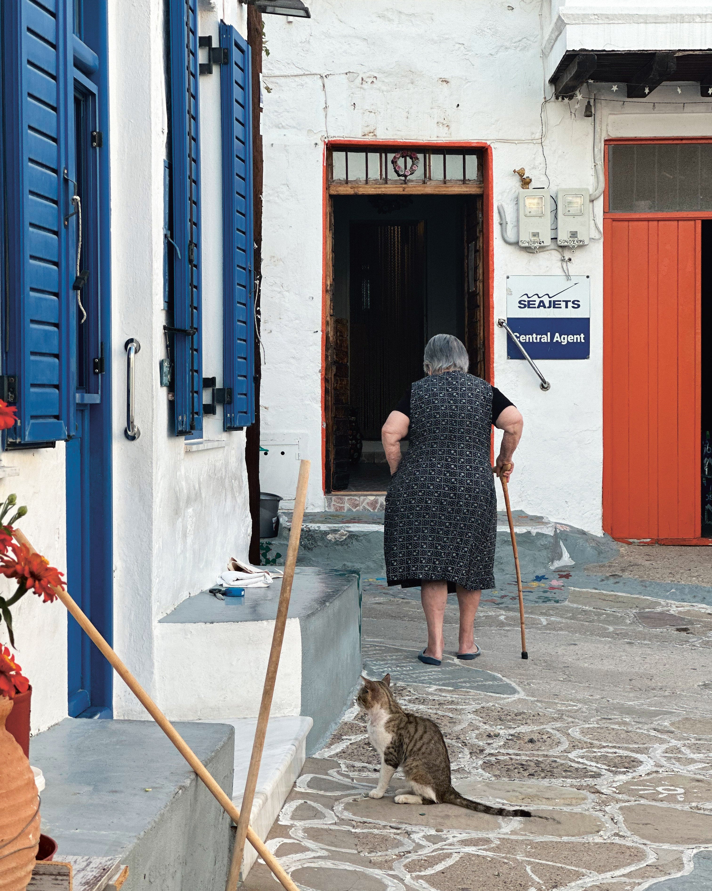 A Weekend in Greece: 21 Travel Guides - Image 3