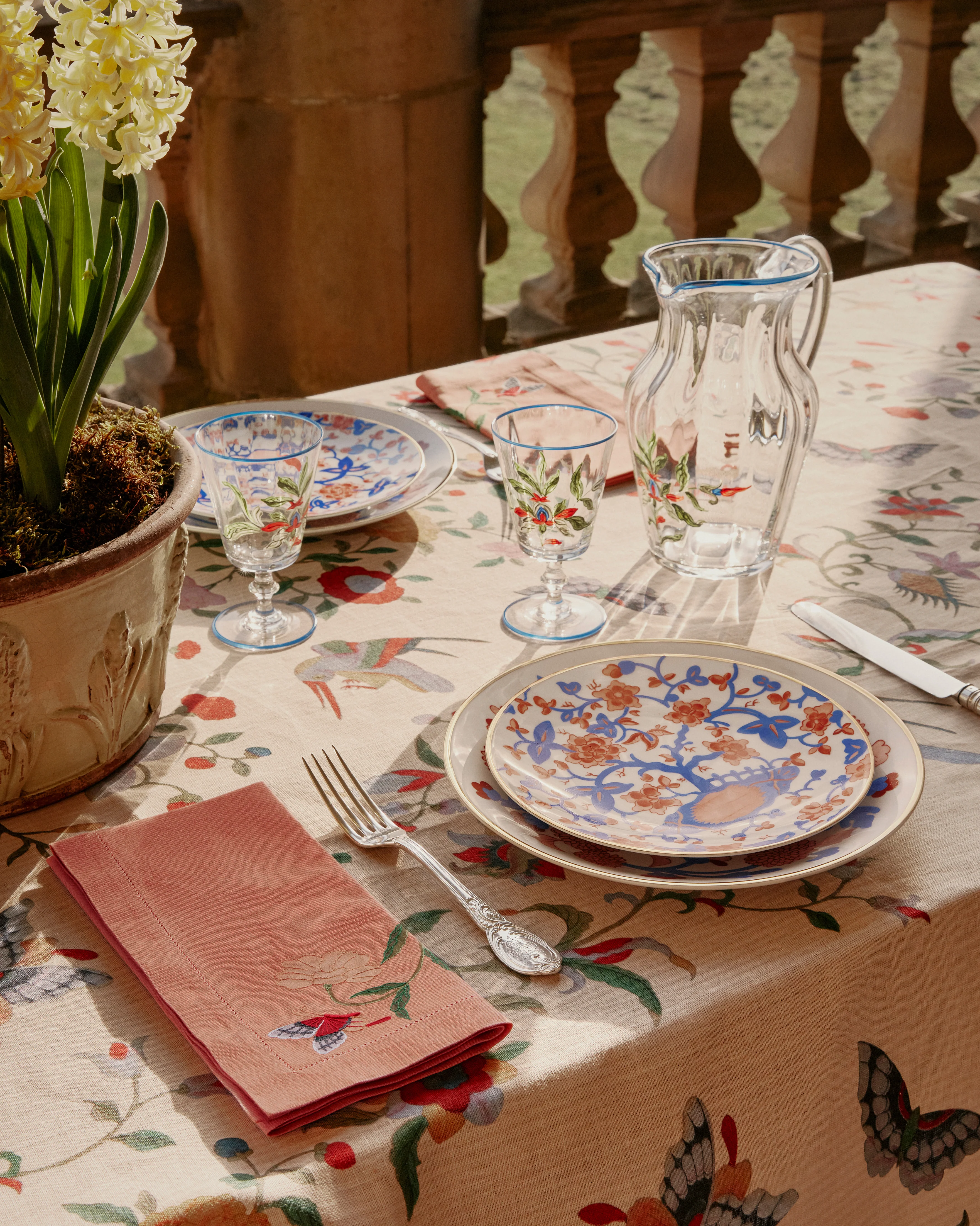 Houghton Hall Magnolia Linen Tablecloth - Image 4