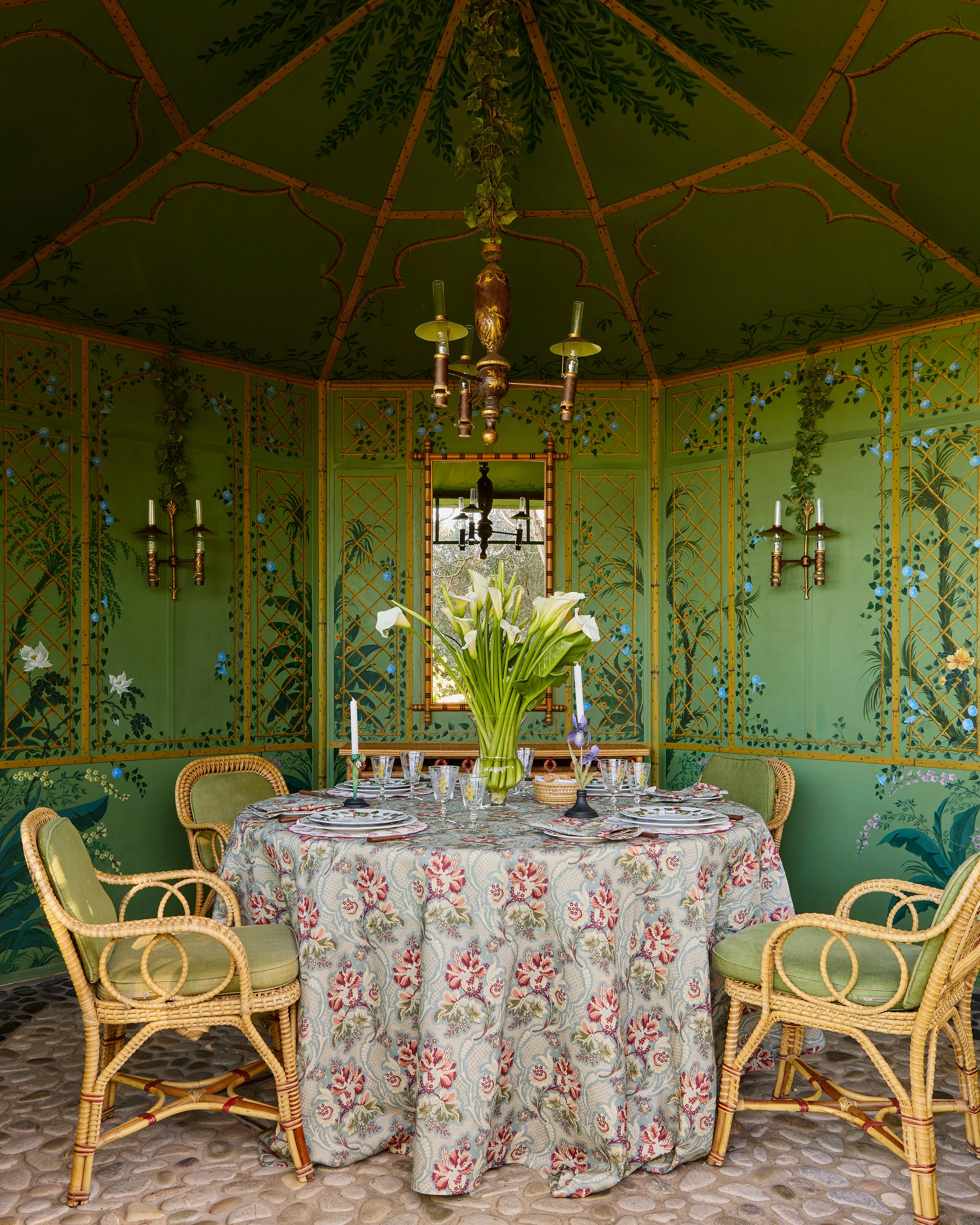 Iris Linen Tablecloth & Napkins Set - Image 2