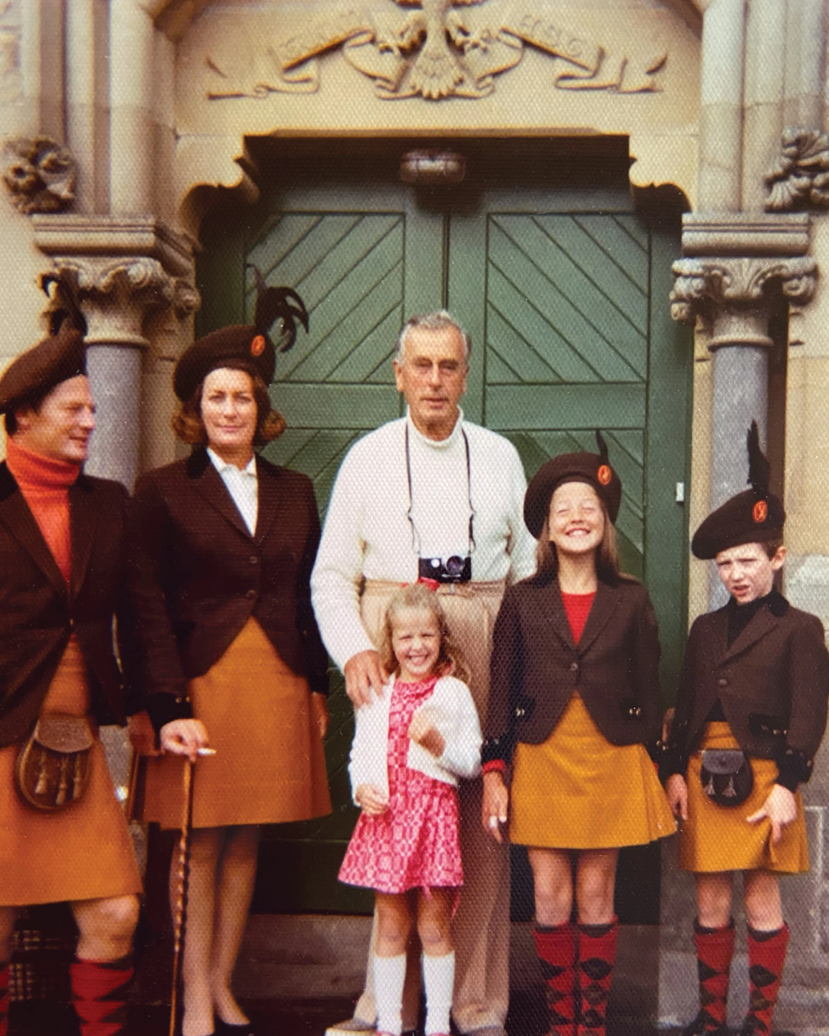Lady Pamela: My Mother's Extraordinary Years as Daughter to the Viceroy of India, Lady-in-Waiting to the Queen, and Wife of David Hicks - Image 4