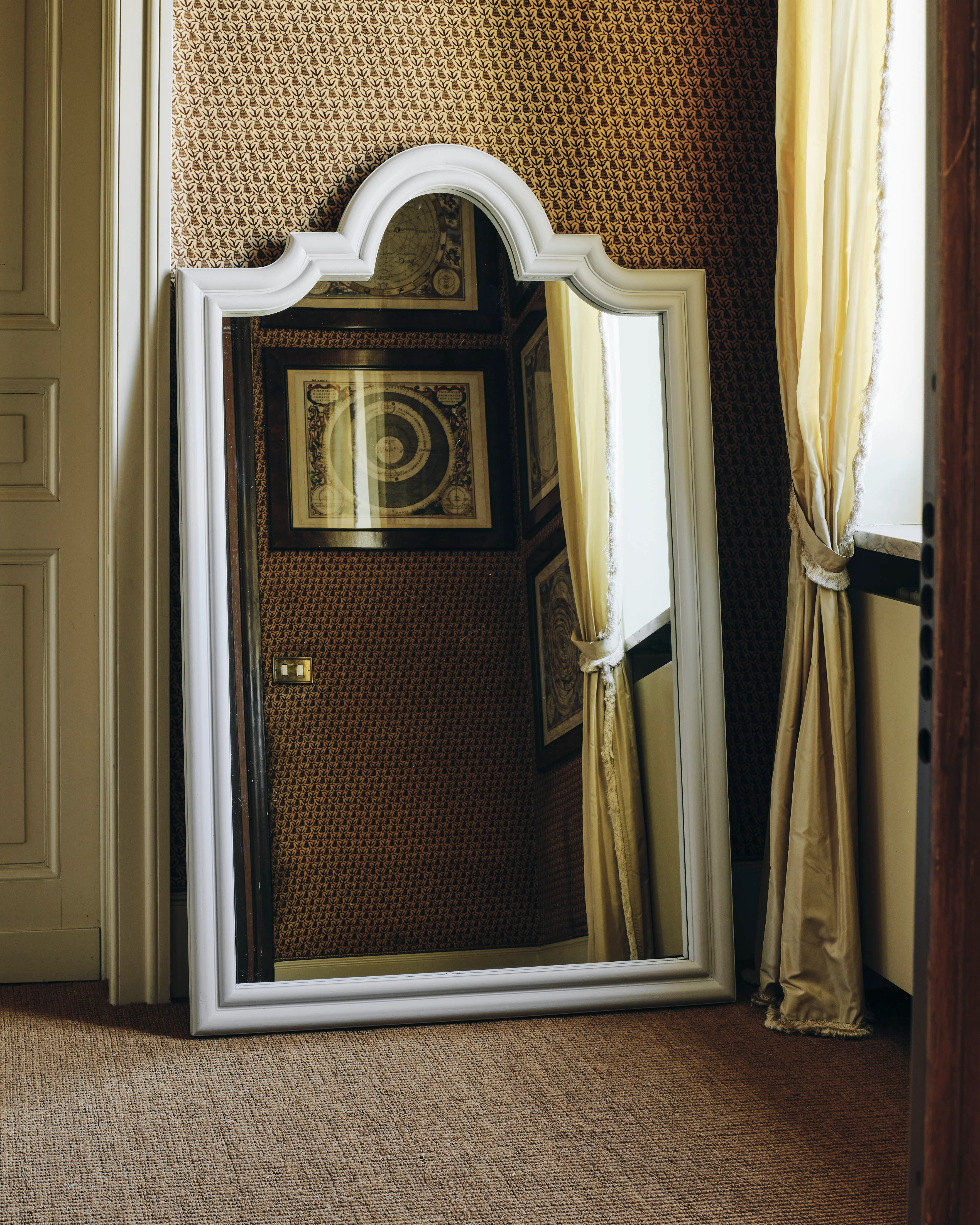 Large Scalloped-Top Mirror