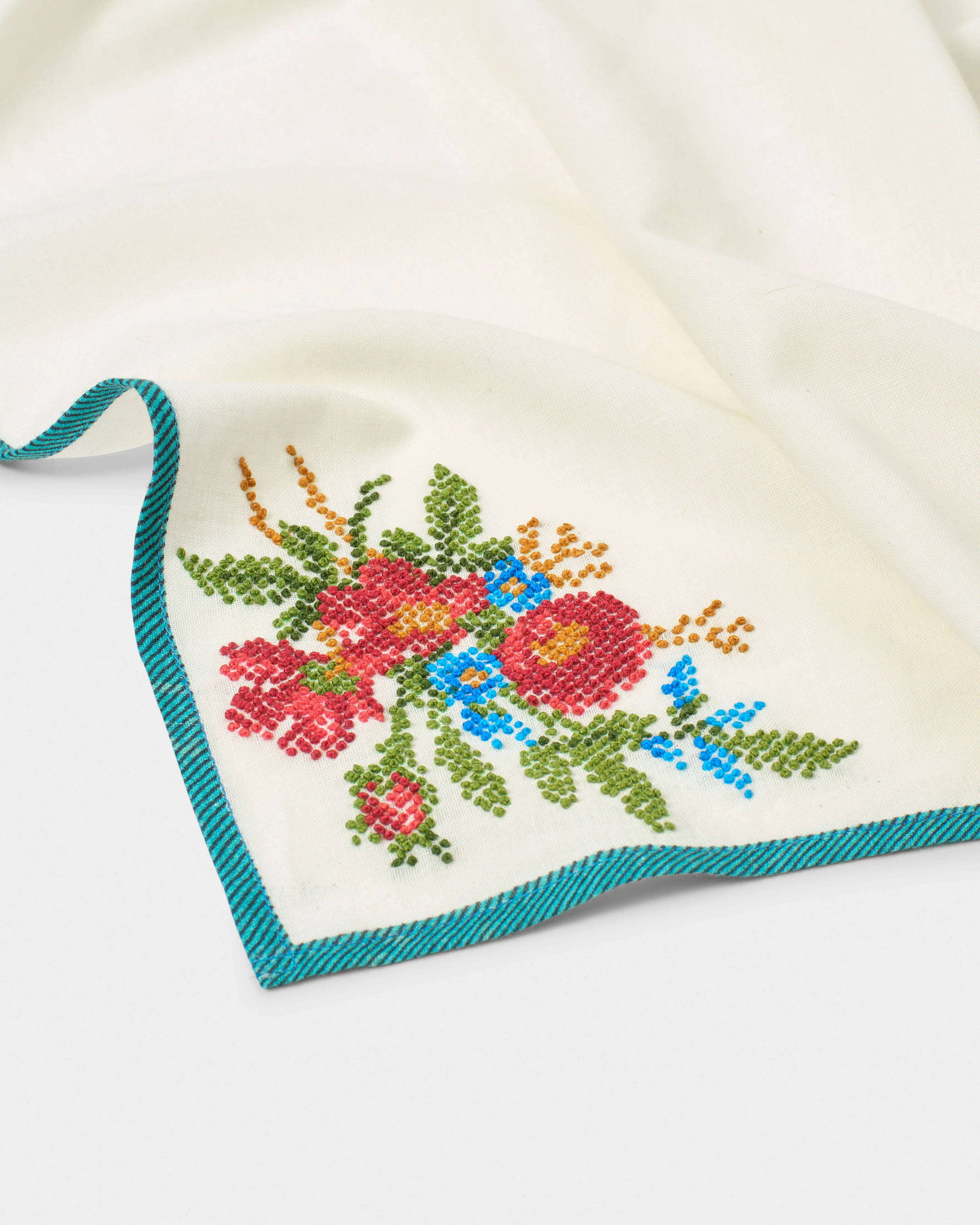 D'Ascoli Layla Embroidered Napkins (Set of 4) - Image 3