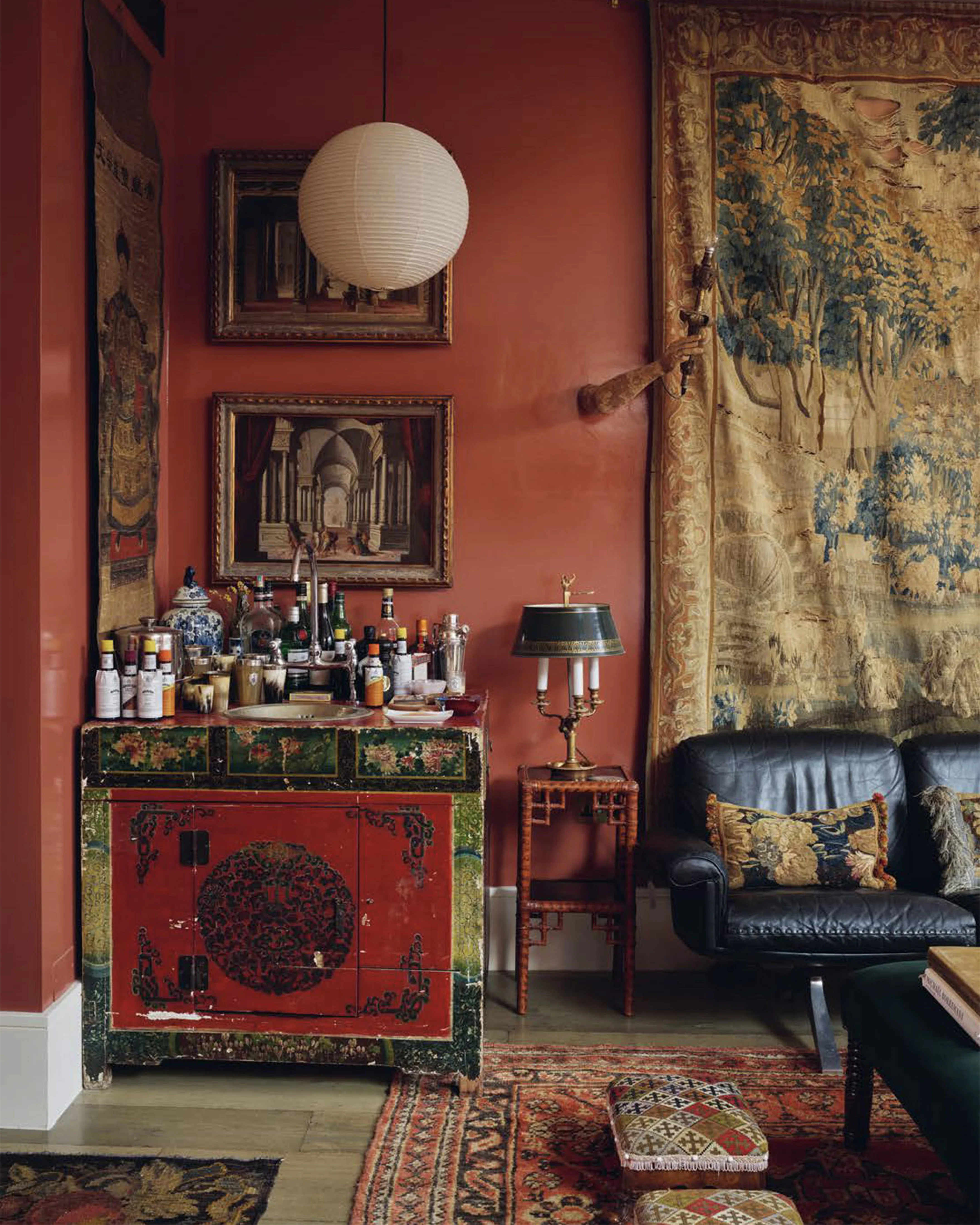 London Living by Karen Howes and Simon Upton - Image 2