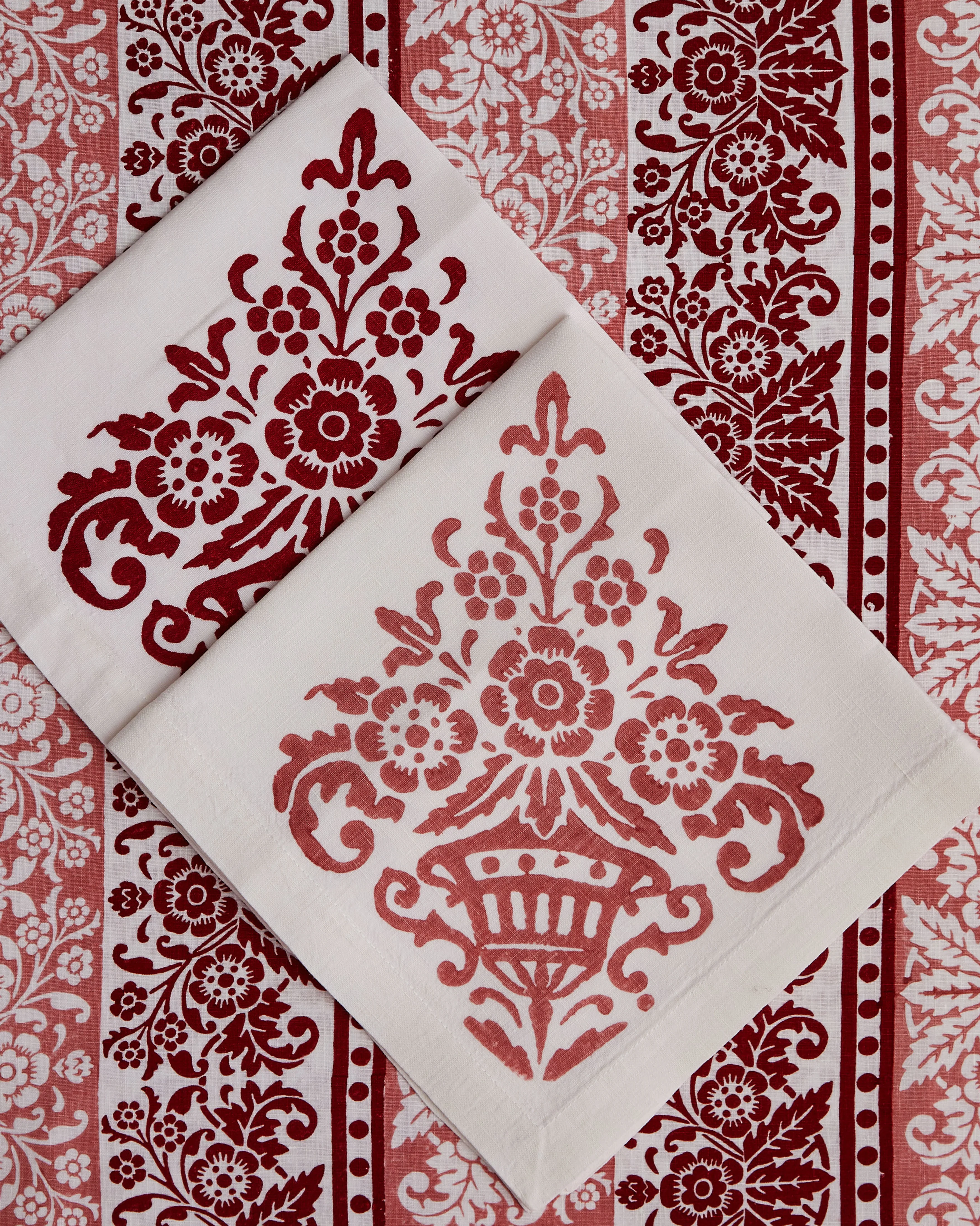 Mirandola Linen Napkins, Red (Set of 4) - Image 3