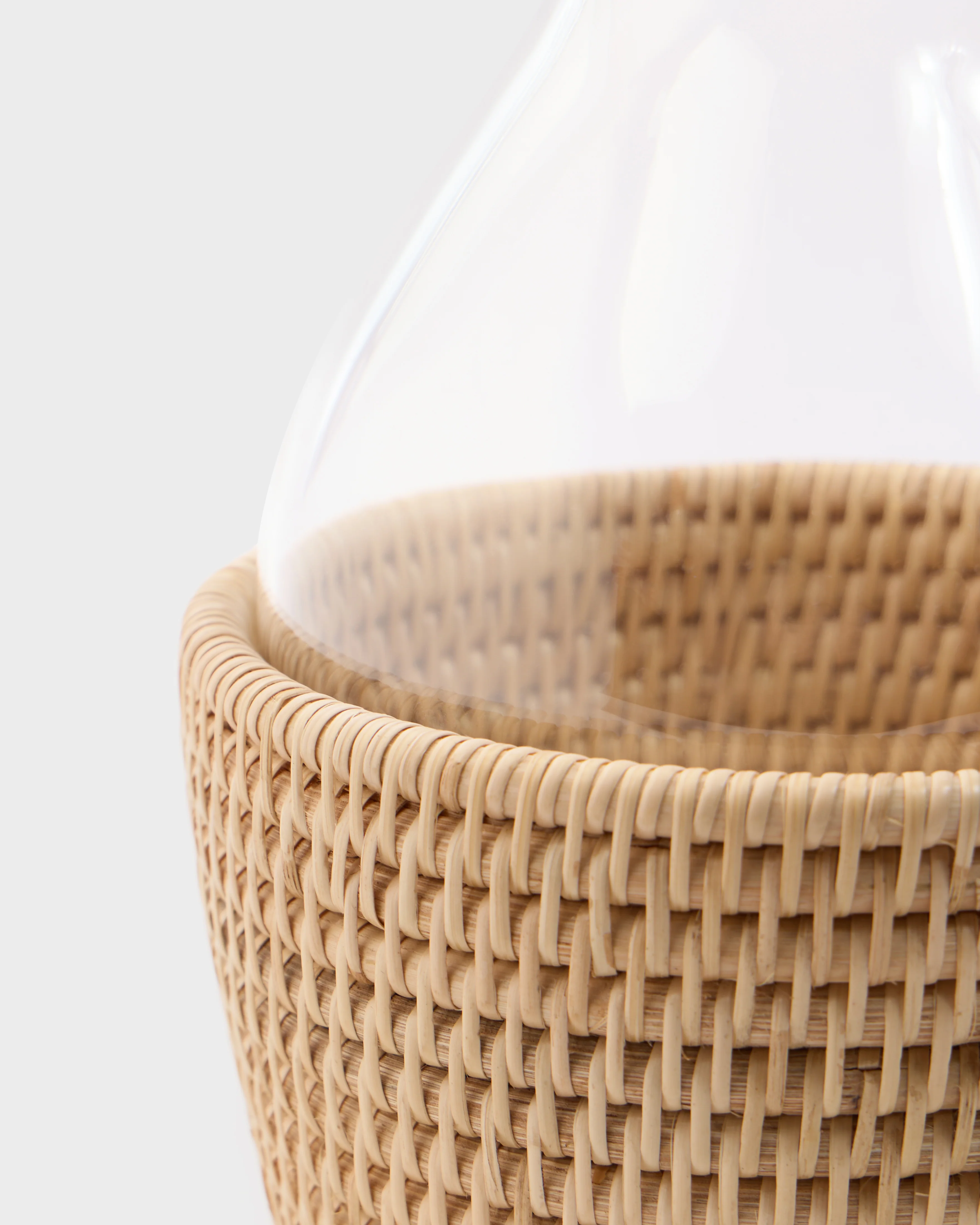 Rattan Sabbia Glass Carafe - Image 2