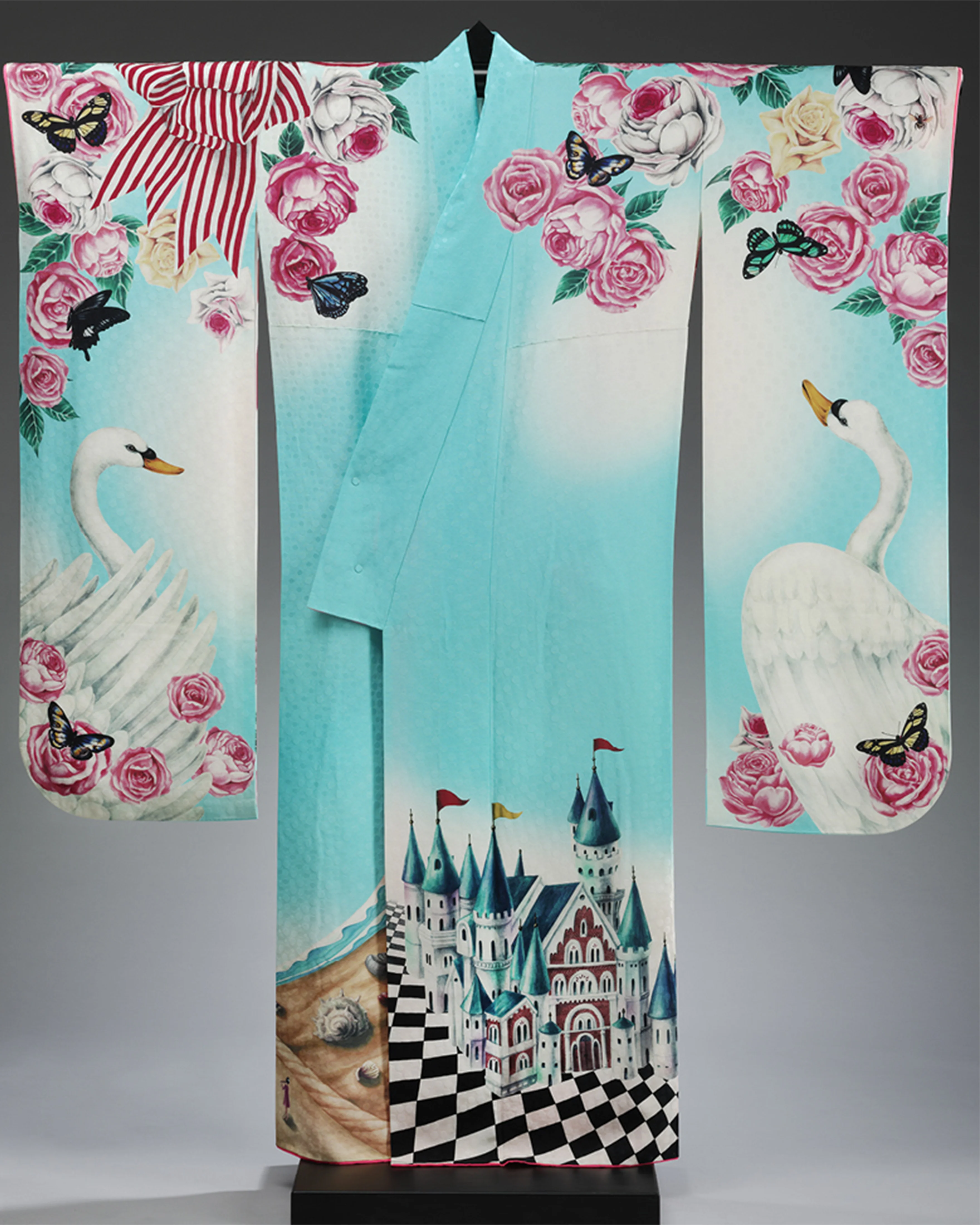 Silk: Fibre, Fabric and Fashion - Image 2