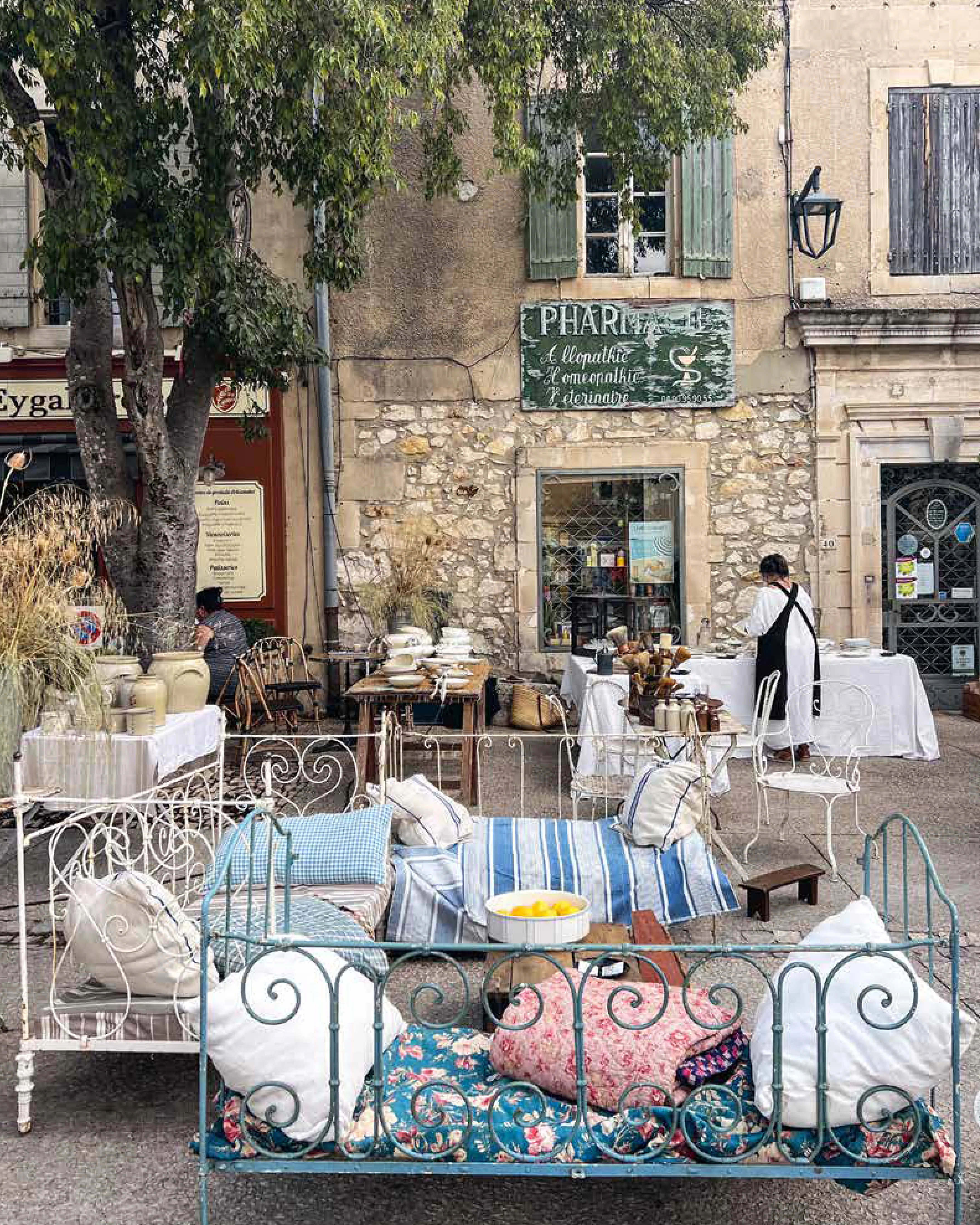 The Art of Antiquing in France - Image 4