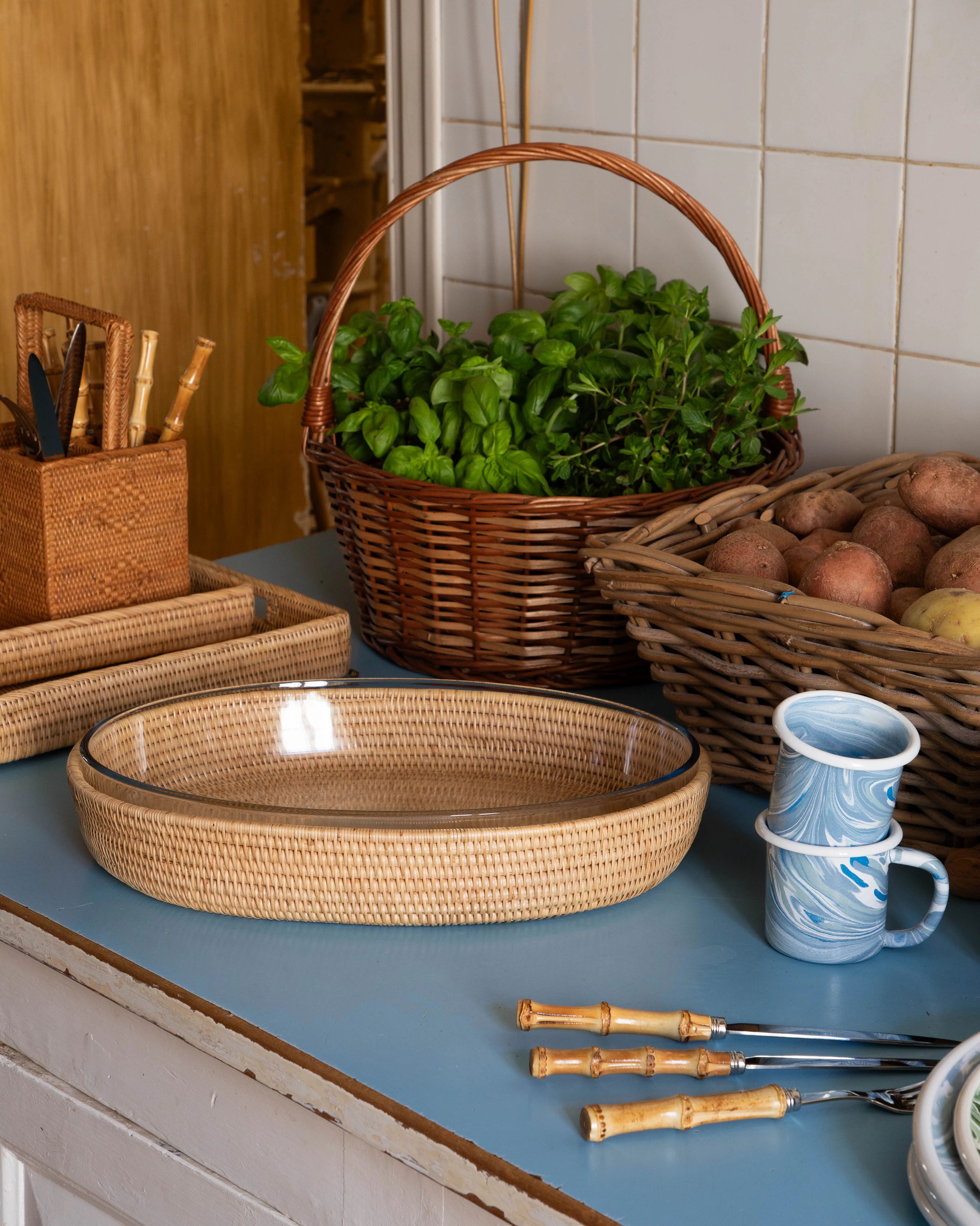 Kitchen Made Simple Set (Woven Pyrex Serving Dish + Italian Home Cookbook) - Image 2