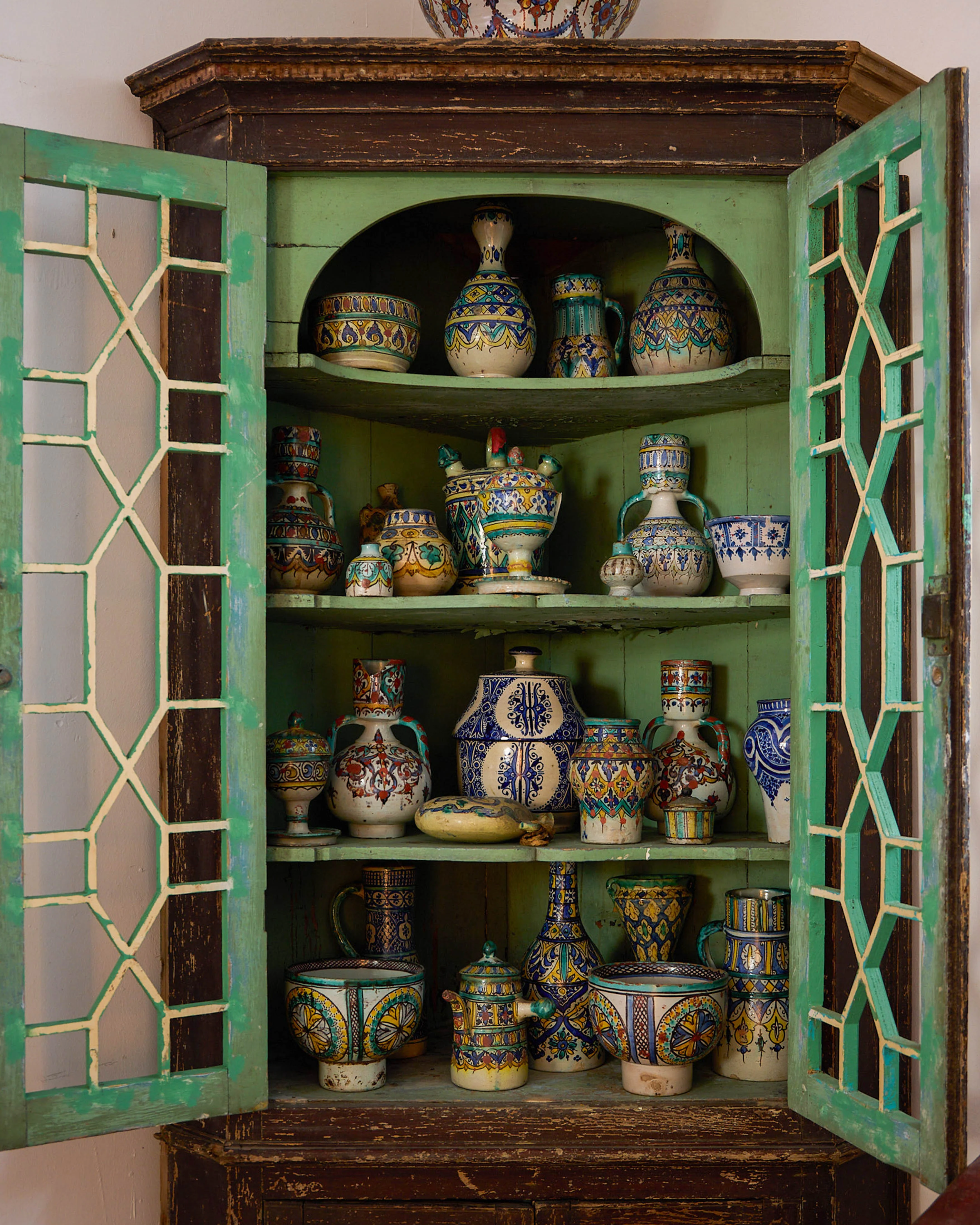Two Painted Earthenware Bowls ‘Zlafa’ Morocco, Fez, 19th Century - Image 3