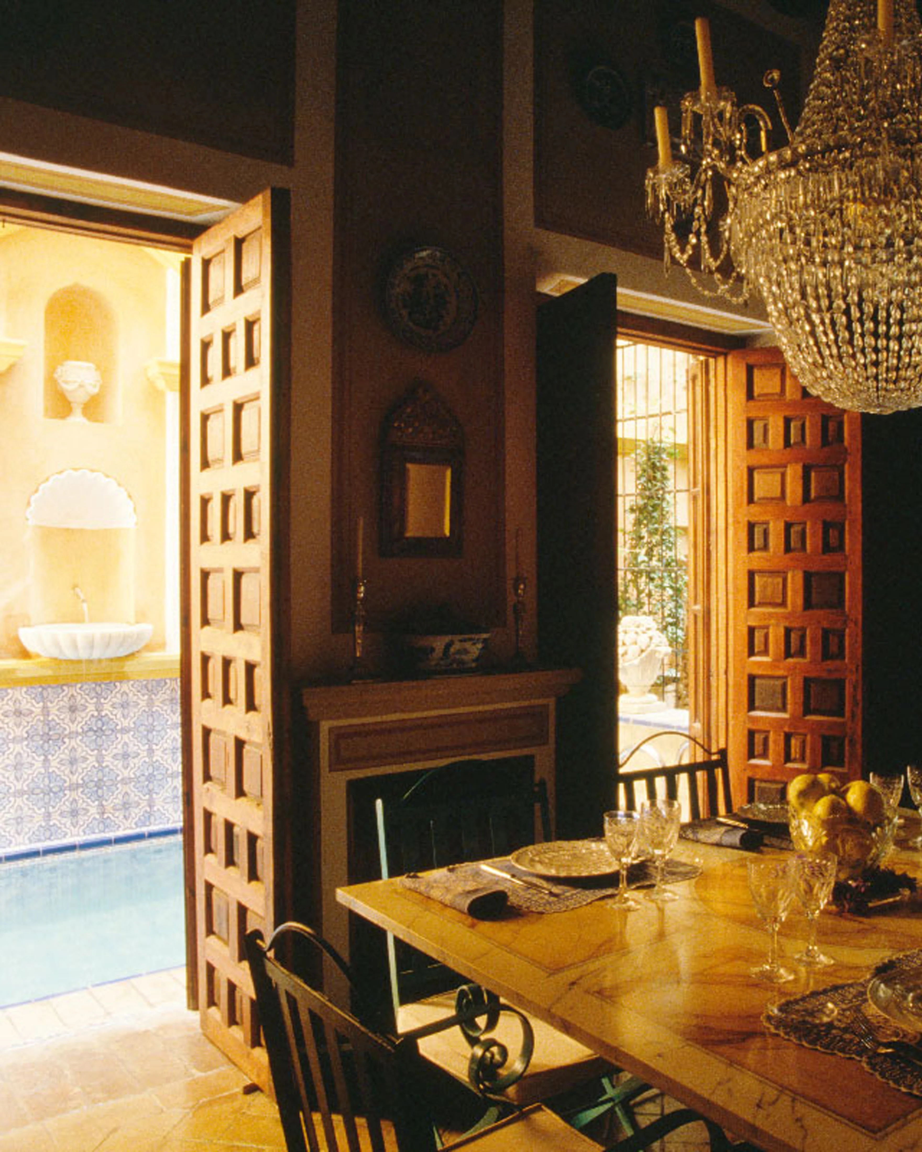 Under the Sun: Around the World in 21 Houses by Roland Beaufre - Image 5