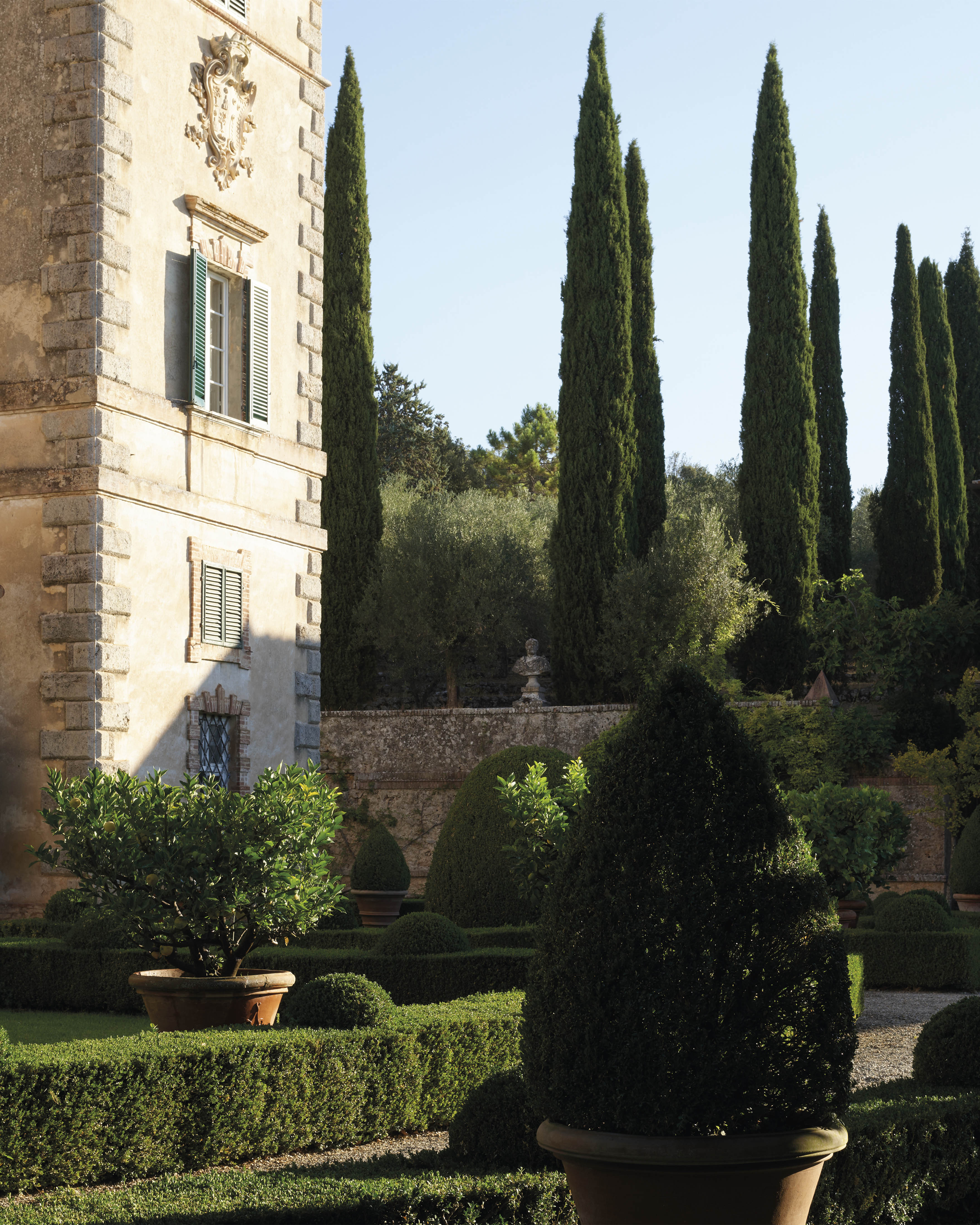 Villa Cetinale: Memoir of a House in Tuscany - Image 3