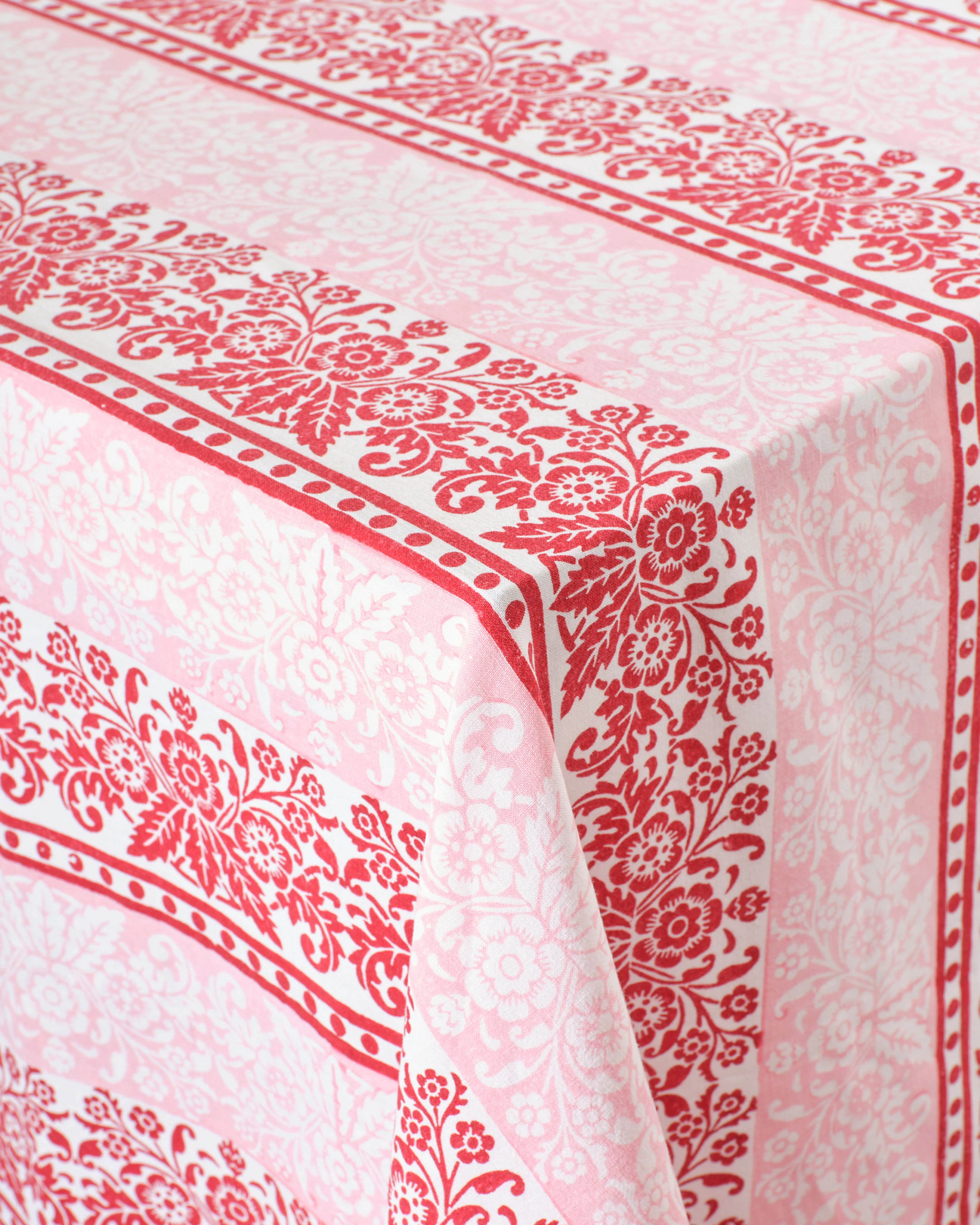 Volterra Linen Tablecloth - Image 3